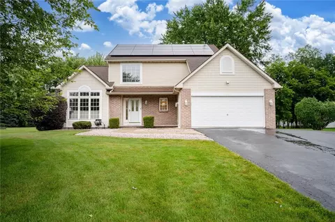1006 Hard Rock Rd, Webster, NY 14580