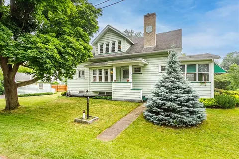 466 Elmgrove Rd, Rochester, NY 14606