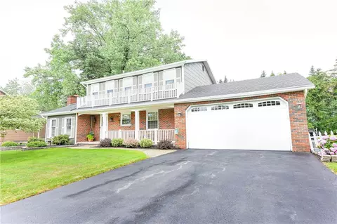 180 Troutbeck Ln, Greece, NY 14626