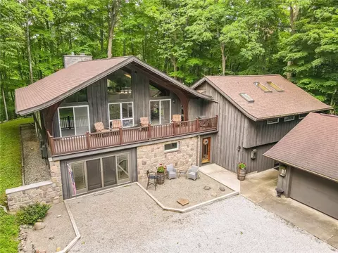 1 Hunts Hollow Vlg 7532 Co Rd 36, Naples, NY 14512