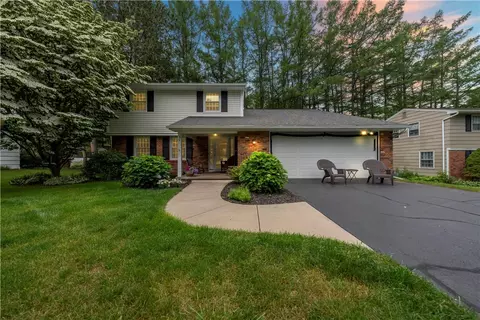 39 White Birch Cir, Chili, NY 14624