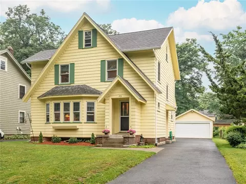 73 Rawlinson Rd, Irondequoit, NY 14617
