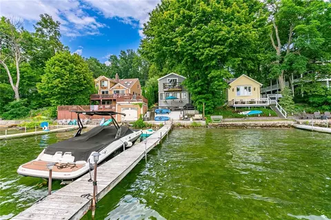4334 E Lake Rd, Livonia, NY 14487