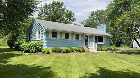 94 Farmcrest Dr, Rush, NY 14543