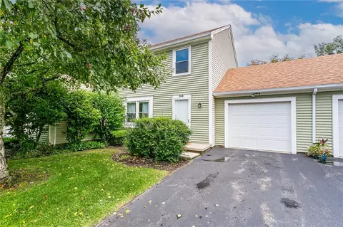 244 S Estate Dr, Webster, NY 14580