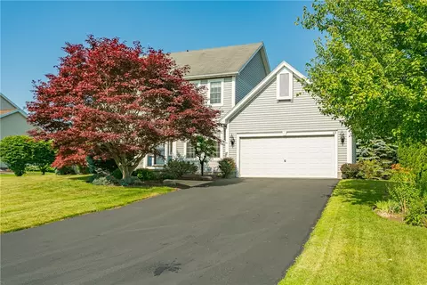 43 Maida Dr, Ogden, NY 14559