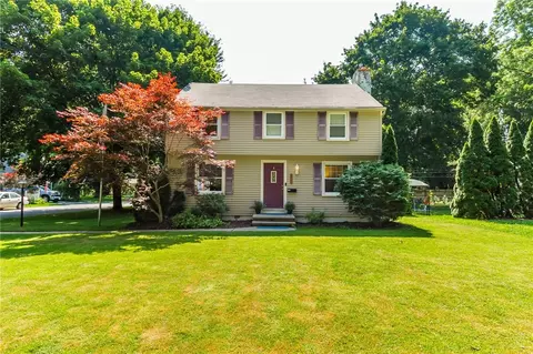 1104 Roosevelt Rd, East Rochester, NY 14445