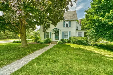 631 Webster Rd, Webster, NY 14580