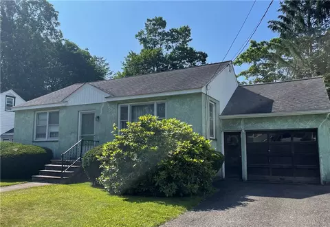 18 Hayward Ave, Norwich, NY 13815