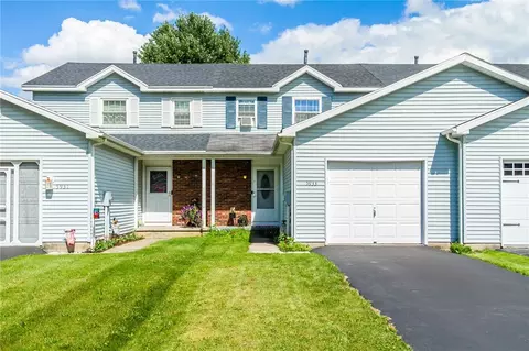 5933 Calm Lake Dr, Farmington, NY 14425