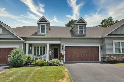4033 St James Pkwy, Canandaigua, NY 14424