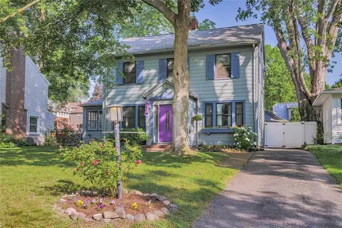 41 Kiniry Dr, Irondequoit, NY 14609