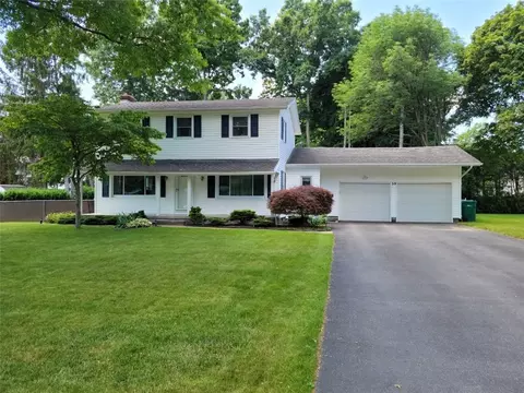 59 El Mar Drive Dr, Greece, NY 14616