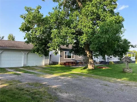 13048 Kendrick Rd, Carlton, NY 14571