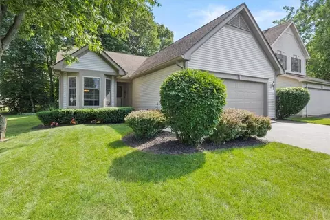 137 Brannon Ln, Webster, NY 14580