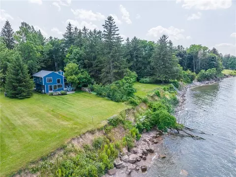 3377 Lake Rd, Williamson, NY 14589