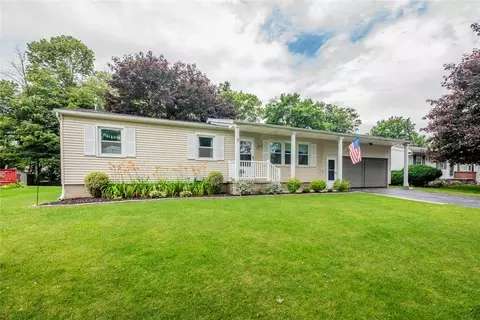 9 Emilia Cir, Gates, NY 14606