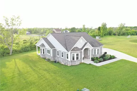 3 Sweet Home Dr, Ogden, NY 14559