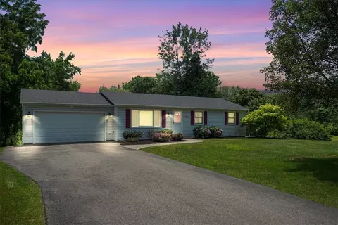 7273 Orchard Dr, Ontario, NY 14519