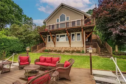 669 E Lake Rd, Barrington, NY 14527