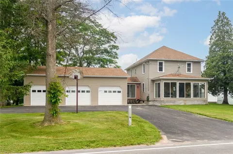 7505 Zurich Rd, Lyons, NY 14489