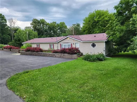 687 N Whiskey Hill Rd, Junius, NY 13165
