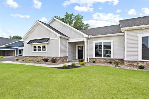 52 Autumn Leaf Trl #120, Webster, NY 14580