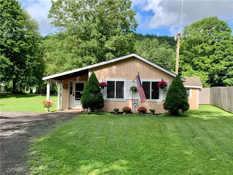 138 Lake Shore Dr N, Maryland, NY 12116