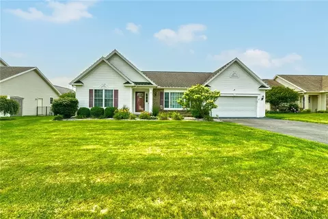 75 Emery Run, Greece, NY 14612