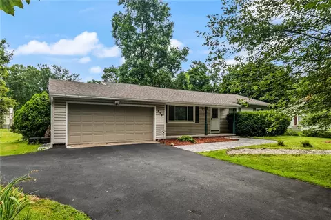 628 Webster Rd, Webster, NY 14580