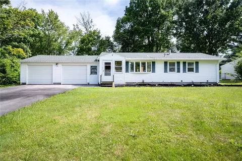 1148 Farnsworth Rd S, Rochester, NY 14623