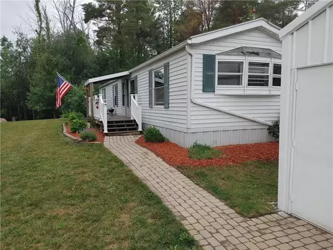 7081 Old State Rd, Bergen, NY 14416