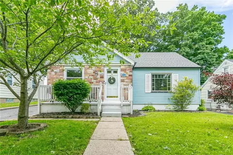 477 Falstaff Rd, Irondequoit, NY 14609