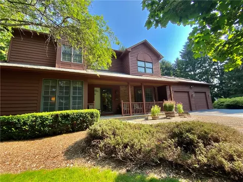 88 Town Pump Cir, Ogden, NY 14559