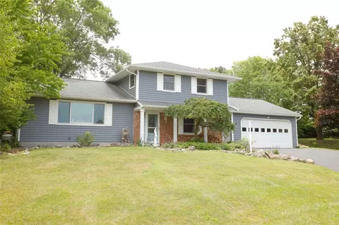 25 Center Xing, Perinton, NY 14450