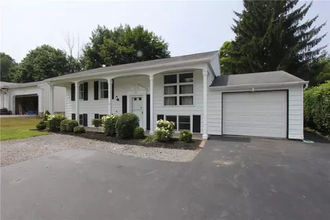 47 Lynaugh Rd, Victor, NY 14564