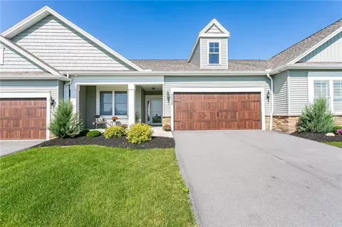 7035 Harvest Vw, Canandaigua, NY 14424