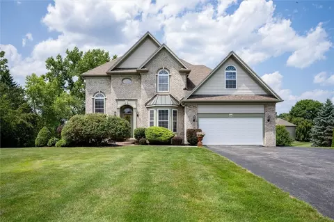 11 Anthony Cir, Webster, NY 14580