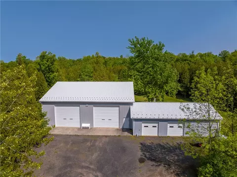 5080 Arcadia Zurich Norris Rd, Sodus, NY 14551