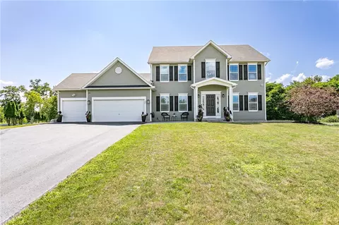 88 Sedgley Park, West Henrietta, NY 14586