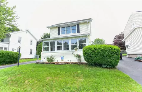 249 Zuber Rd, Irondequoit, NY 14622