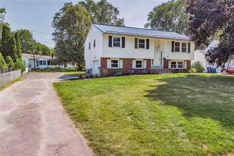 417 Churchill Dr, Greece, NY 14616
