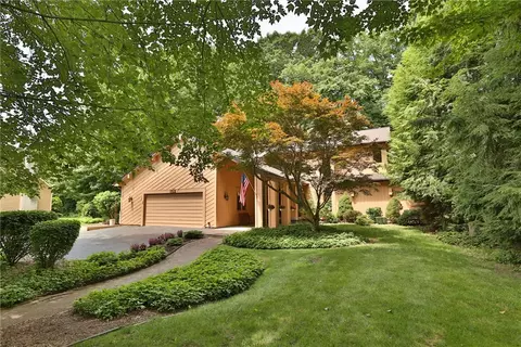 152 Kaywood Dr, Greece, NY 14626