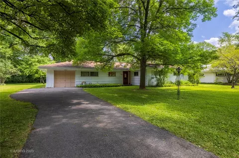 320 Hemingway Dr, Brighton, NY 14620