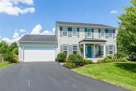 6126 Ebony Ct, Farmington, NY 14425