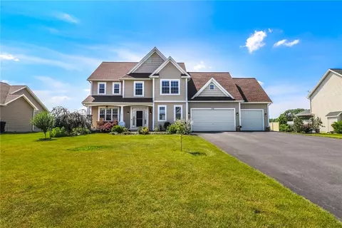 133 Fallwood Ter, Parma, NY 14468