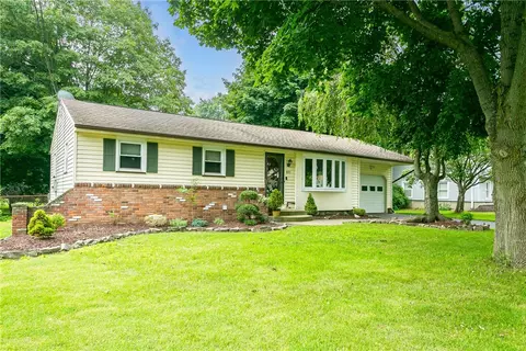 893 Weiland Rd, Greece, NY 14626