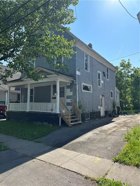 408 1st St, Rochester, NY 14605