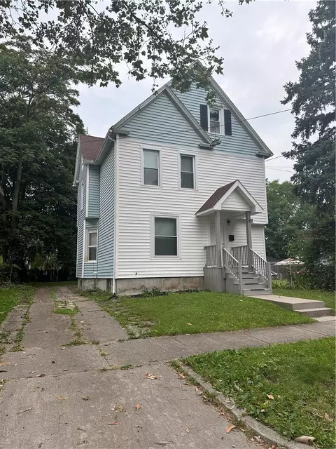 9 8th St, Rochester, NY 14609