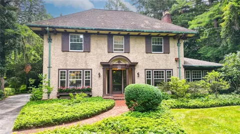 395 Penfield Rd, Rochester, NY 14625